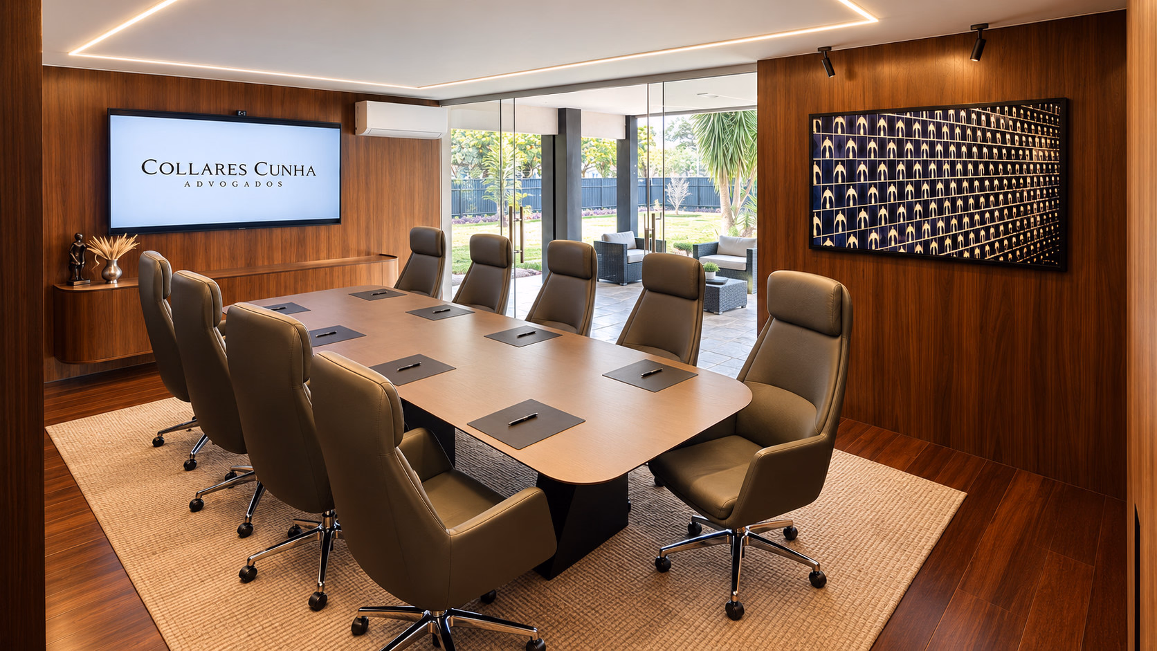 Sala de reuniões principal ampla e equipada