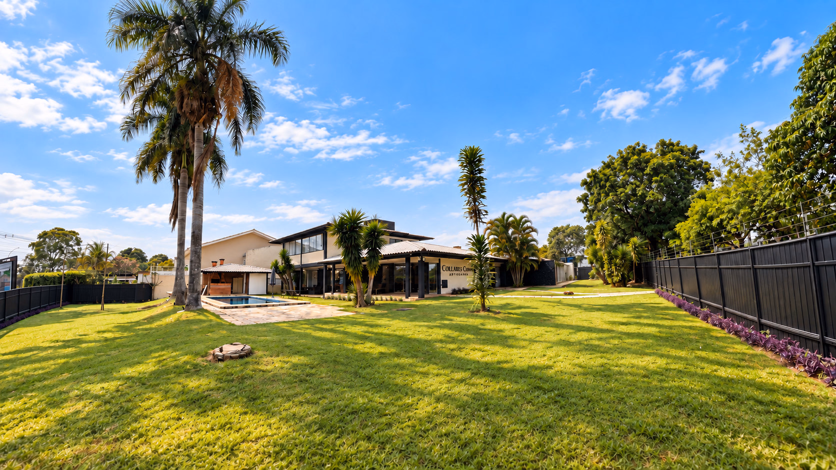 Vista panorâmica da residência sede e jardins